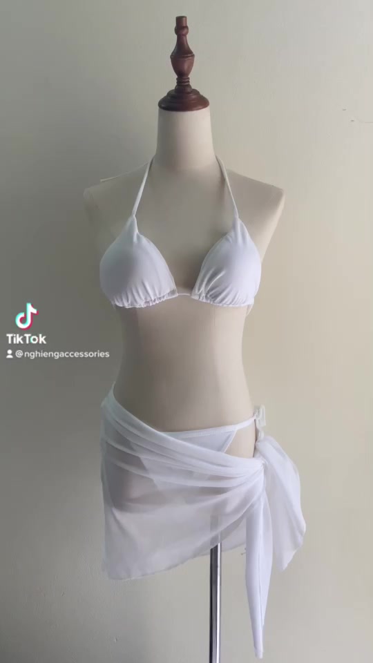 Bikini, đồ bơi nữ 2 mảnh kèm khăn basic ảnh khách feedback bikini sexy | BigBuy360 - bigbuy360.vn