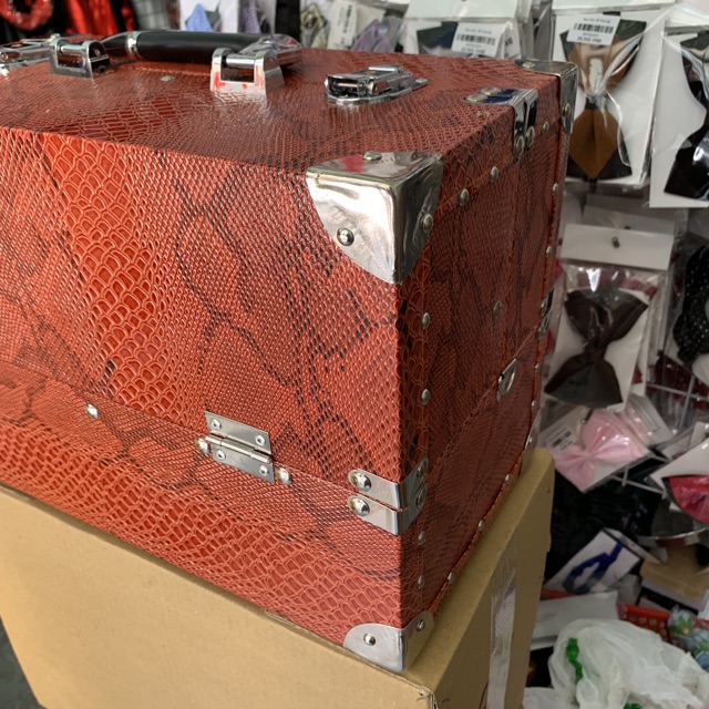 Thùng đựng đồ trang điểm - phụ kiện cưới Giang - simili da trăn đỏ cam