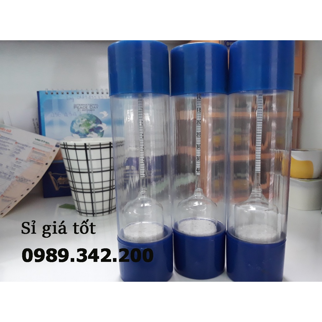 Cây đo độ mặn của nước bầu thủy tinh