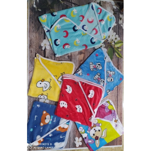 Chăn Ủ Tuyết Siêu Mềm Mịn Có Mũ Cho Bé