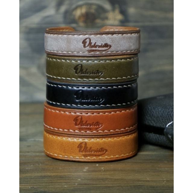 Vòng tay OLDERISTER CUFF Leather baracelet sản phẩm thủ công bằng da thật