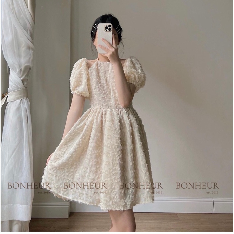 Váy yếm bông xù