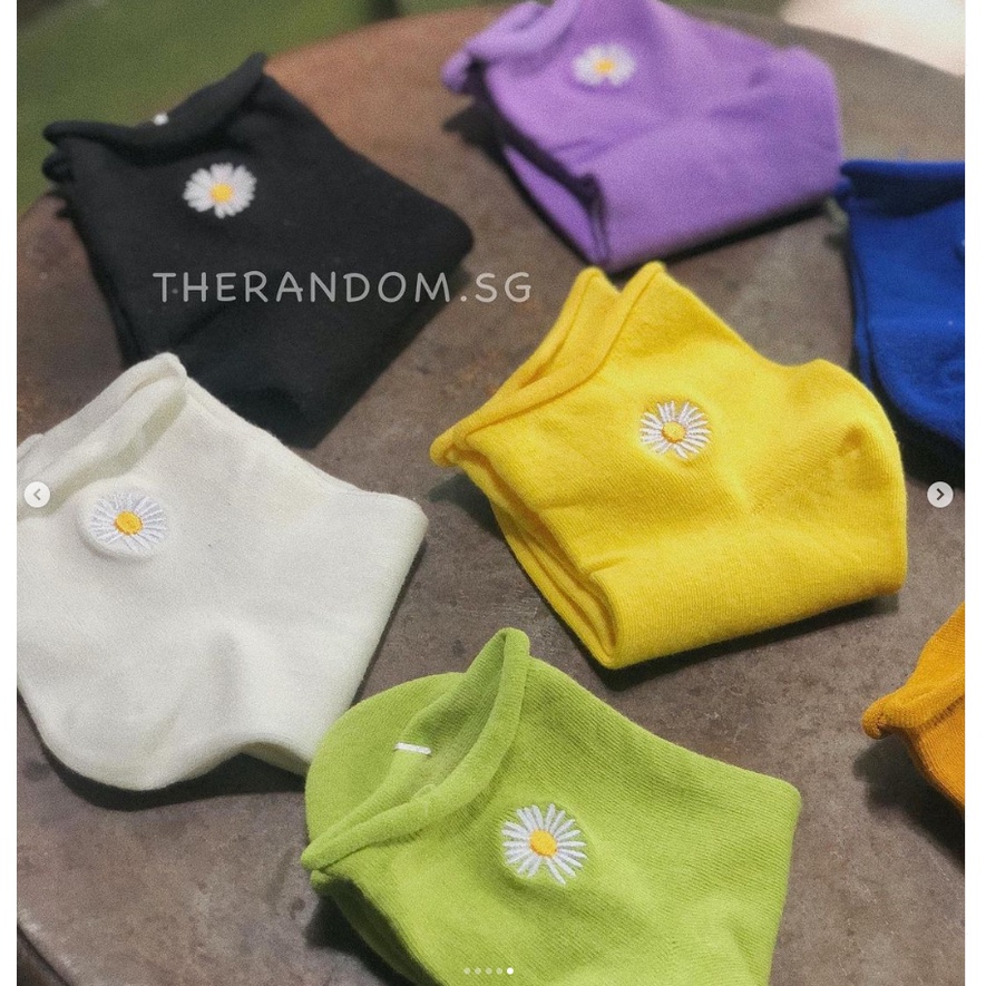 Vớ thêu hoa cúc XOĂN cổ trung màu basic