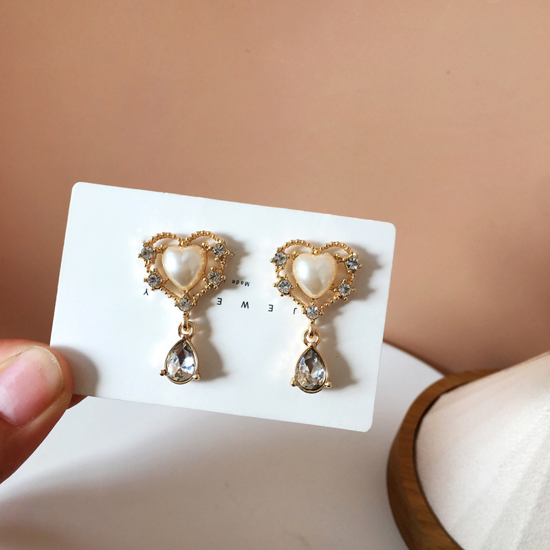 Khuyên Tai Hình Trái Tim Đính Đá Lấp Lánh Phong Cách Retro Thời Trang Thanh Lịch