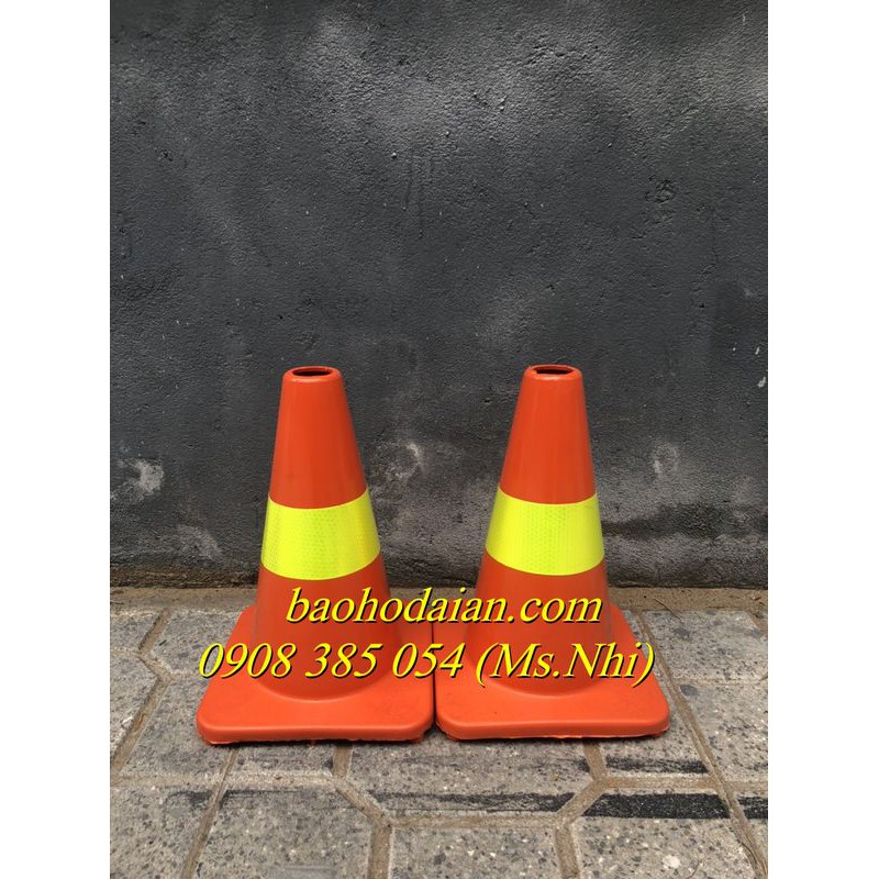 Cọc tiêu phân làn giao thông mini hình chóp cao 30cm- Hình thật