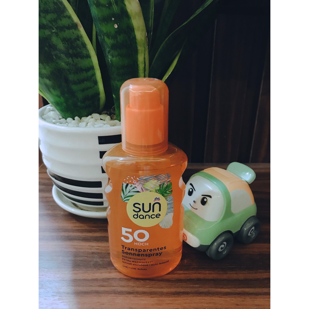 (Hàng Đức) Xịt chống nắng trong suốt Sundance SPF 50 200ml