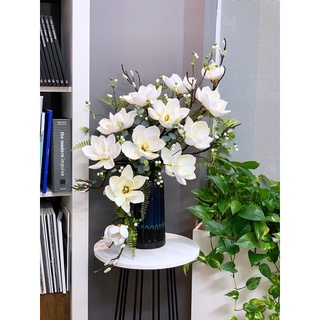 Bình hoa mộc lan giả cắm sẵn trang trí, chất liệu PU cao cấp sang trọng ,không bám bụi dễ vệ sinh…