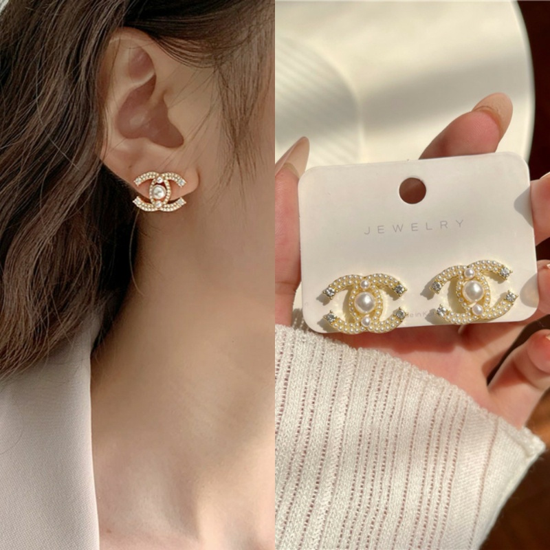 Khuyên Tai Chữ C Đính Ngọc Trai Nhân Tạo Sang Trọng Cho Nữ