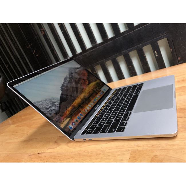 Macbook Pro 2017, 13.3in touch bar, i7 – 3.5G, Ram 16G, 256G, giá rẻ.'