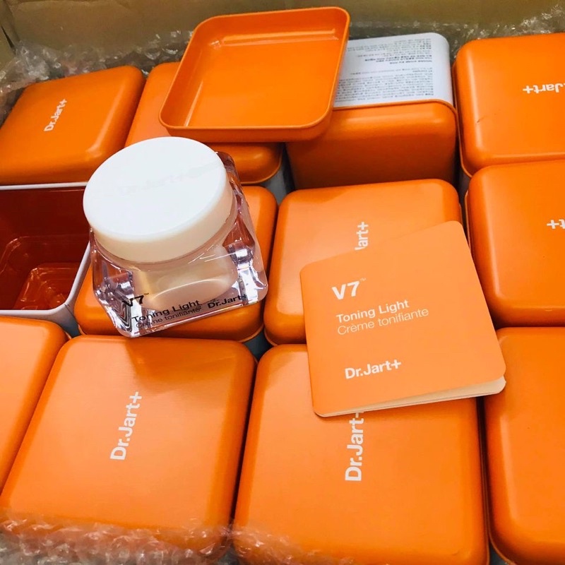 Kem dưỡng da V7 Toning Light dưỡng trắng và tái tạo da 50ml