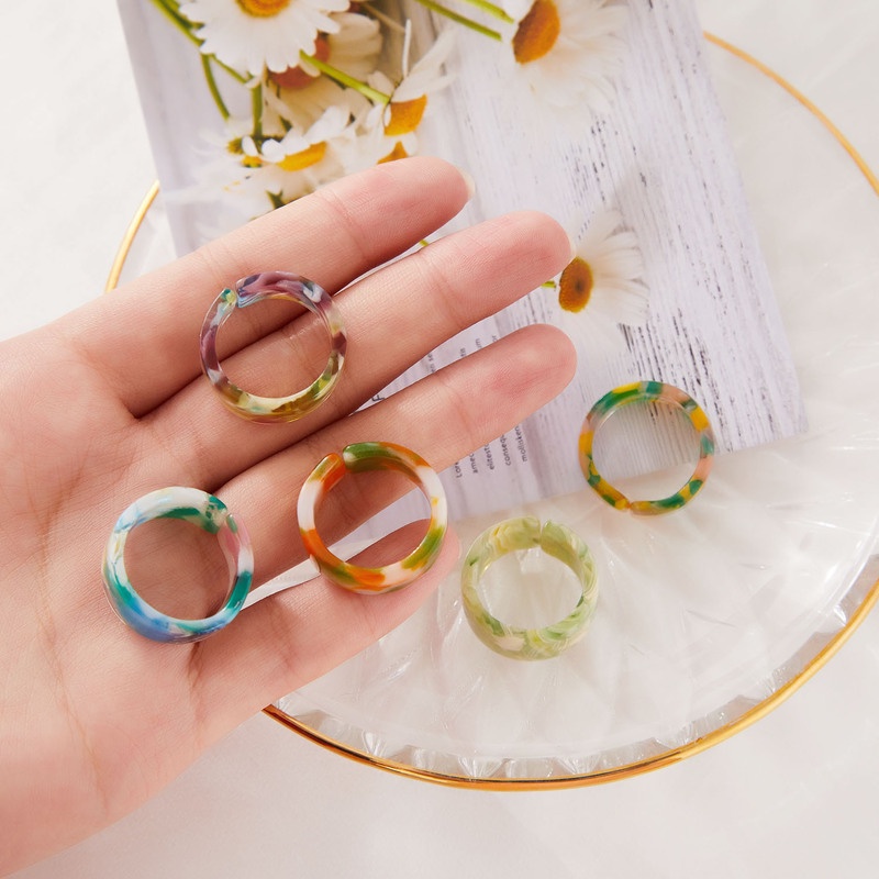 Set 4/5 Nhẫn Nhựa Họa Tiết Vân Đá Thời Trang