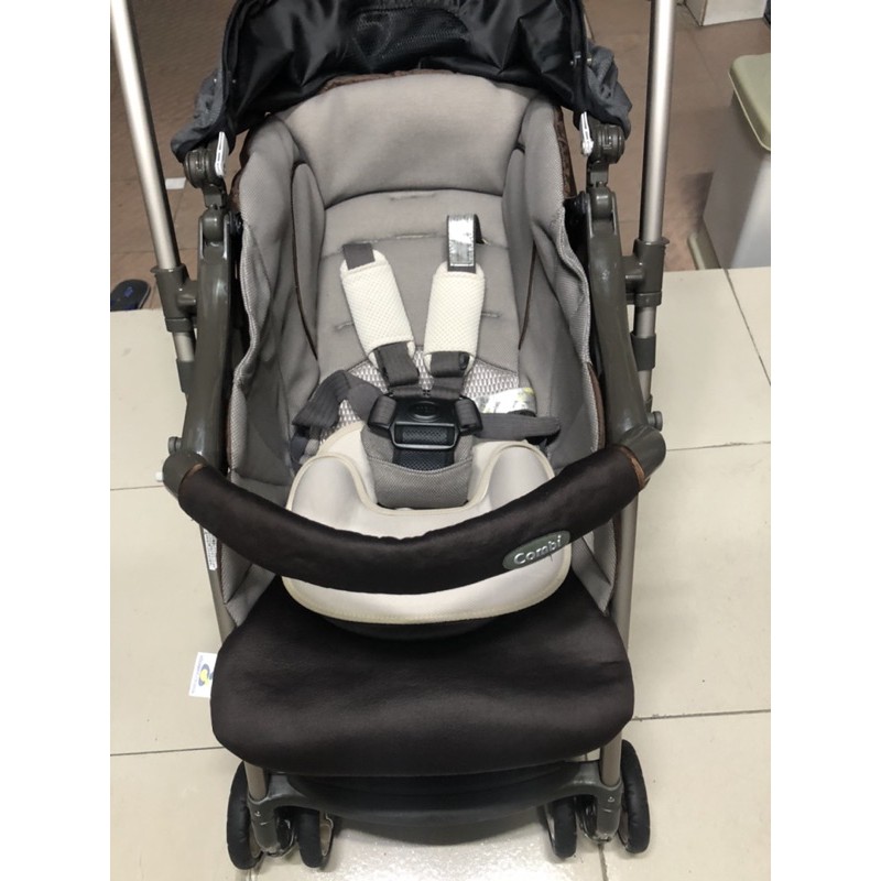 Xe Đẩy Combi Ricco W 2 chiều