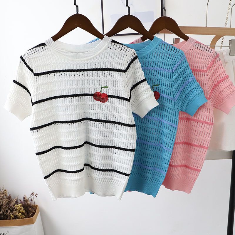Áo Len Lỗ Kẻ Sọc Ngang Thêu Quả Chery Tay Ngắn | Smide Clothing