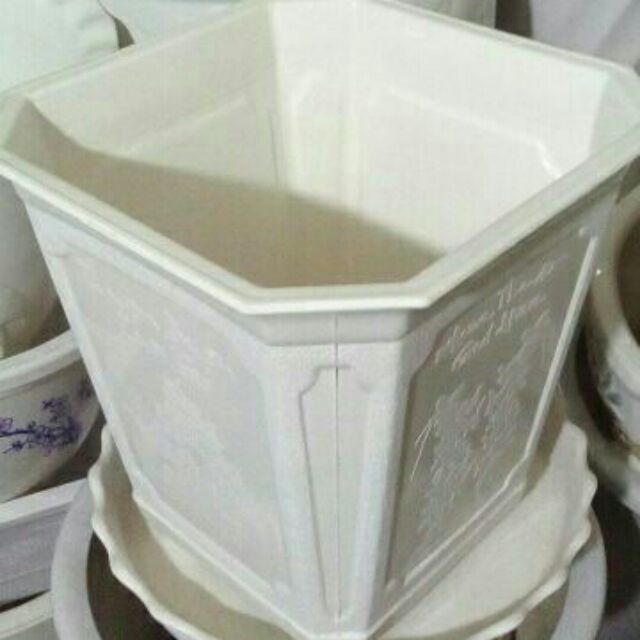 Chậu nhựa vuông dáng đứng Có hoa văn,cao 30cm rộng 28cm
