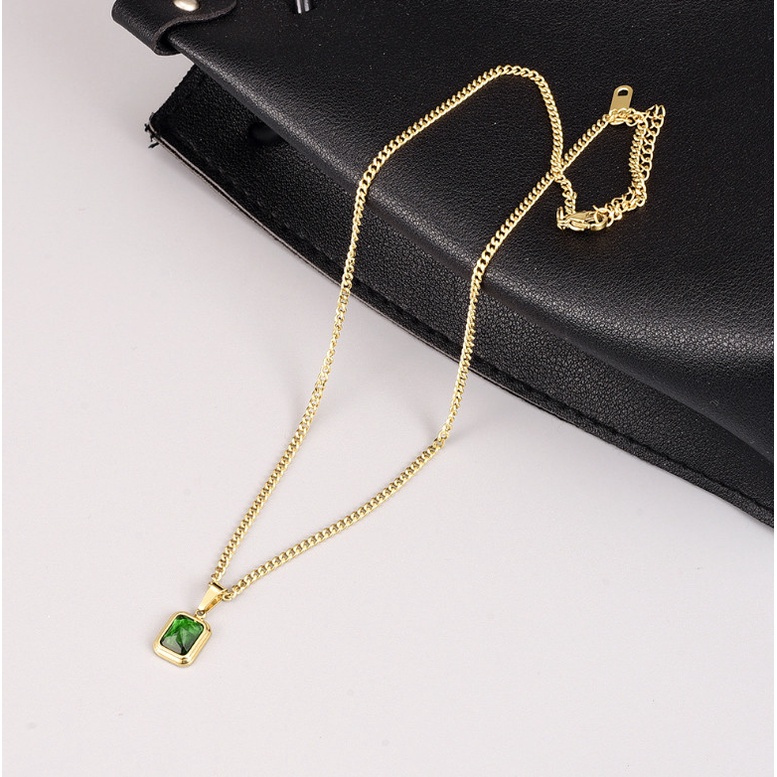 Dây Chuyền Mặt Đá Nhân Tạo Hình Vuông Nhiều Màu Titan Ko Đen TT 4235