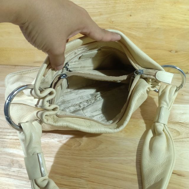 Túi đeo vai da thật secondhand  140612