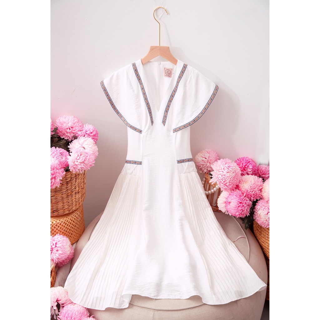 [Mã SKAMSALEP6 giảm 10% tối đa 100K đơn 150K] SÒ VINTAGE - SILY Đầm cánh tiên xếp ly viền thổ cẩm | BigBuy360 - bigbuy360.vn