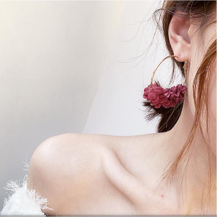 Khuyên Tai Hình Hoa Vải Đính Kim Cương Lấp Lánh
