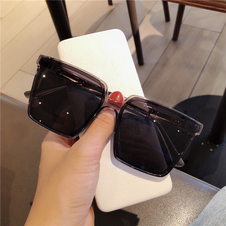 Mắt Kính Râm Mát Nam Nữ Du Lịch Chống Tia UV Thời Trang From Vuông