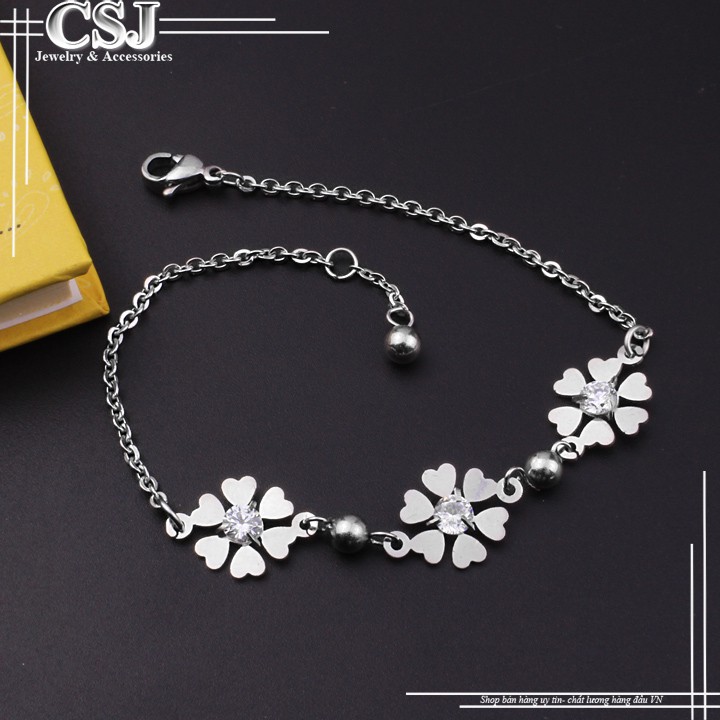 Lắc tay hoa 5 cánh gắn đá xinh xắn