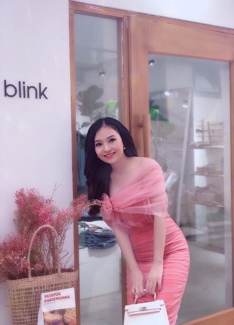 Váy thiết kế nữ