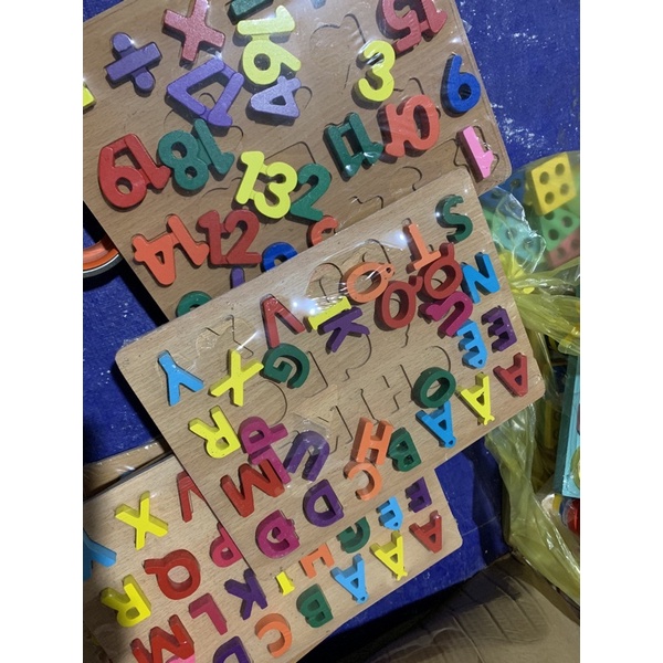 thanh lý bảng nổi số và nổi chữ cho bé