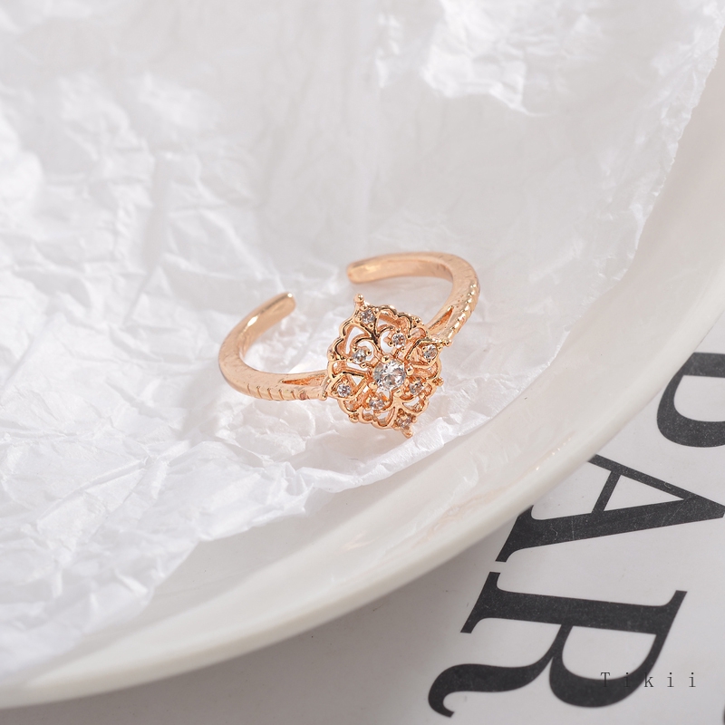 Nhẫn Đính Đá Kim Cương Nhân Tạo