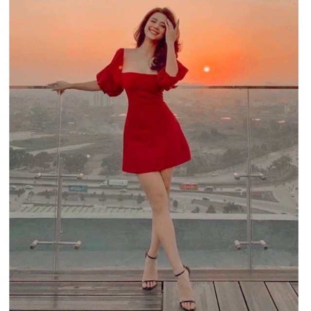 ĐẦM ĐỎ RỚT VAI