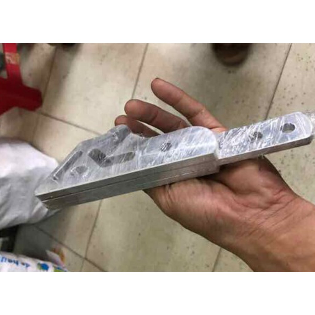 Pas gác chân raider