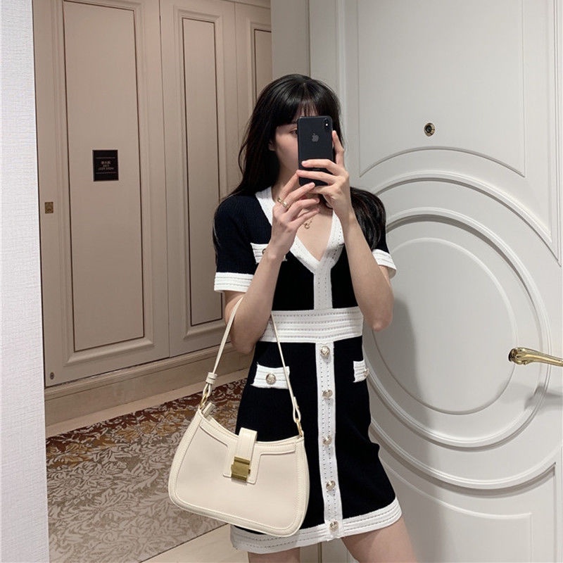 2022 summer dress new Xiaoxiangfeng knitted dress temperament fashion black elastic slim show thin hip skirt woman