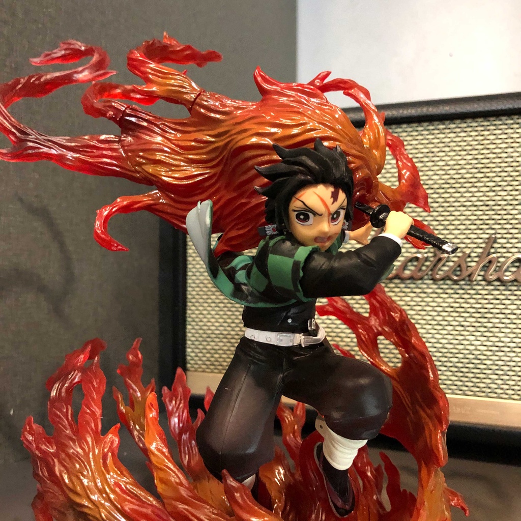 Mô hình Tanjiro Kamado chiến đấu 22 cm - Kimetsu No Yaiba
