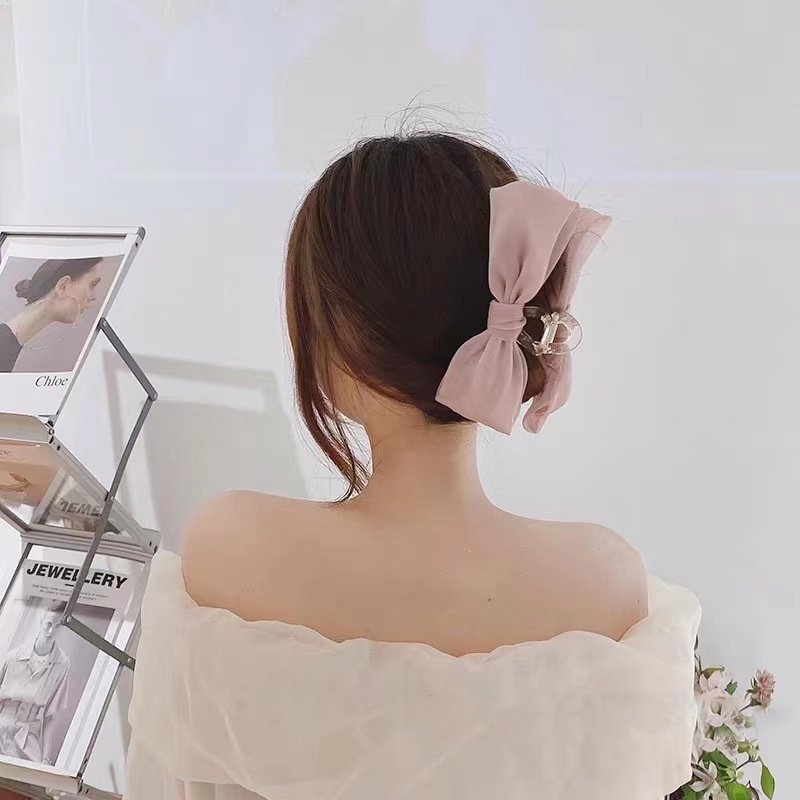 Kẹp Tóc Nơ Màu Đen Bằng Lụa Satin Đính Ngọc Trai Siêu Cổ Tích