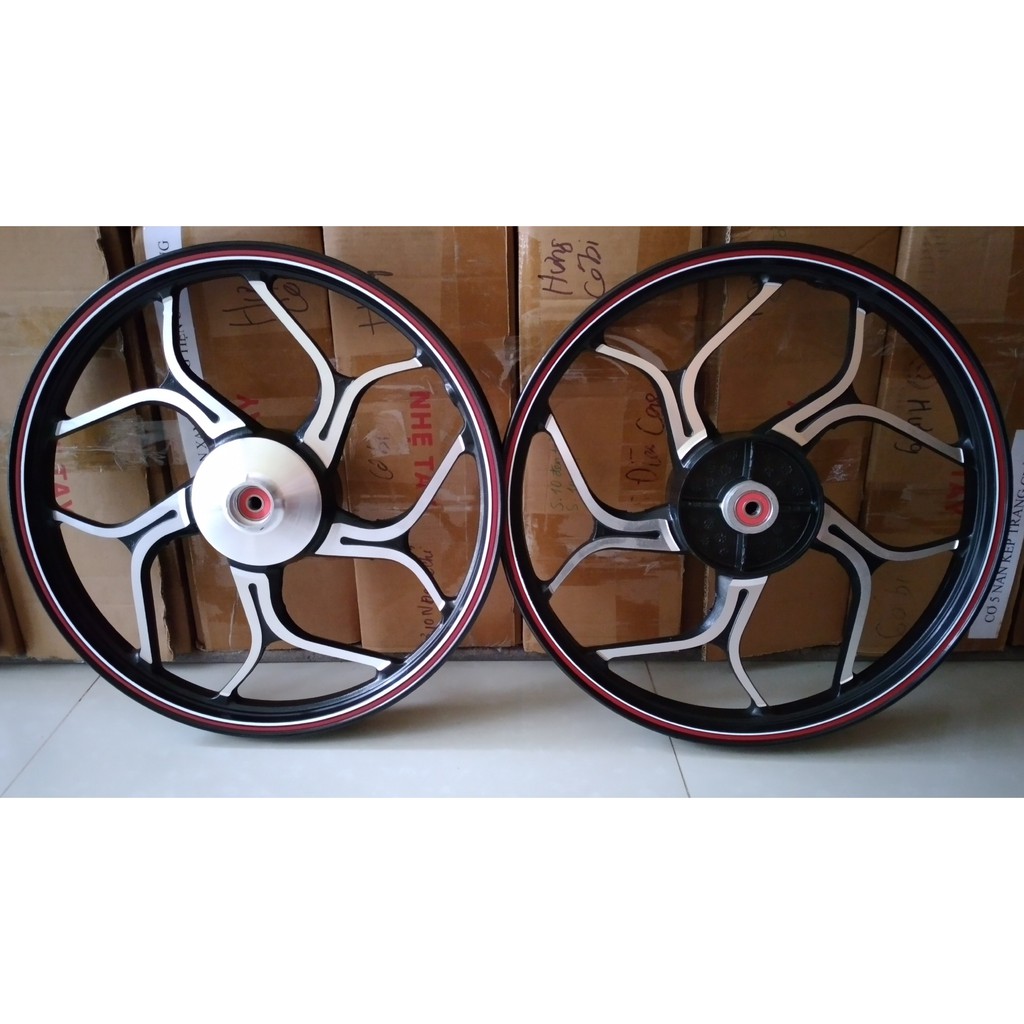 Vành đúc xe máy 10 nan đen tiện