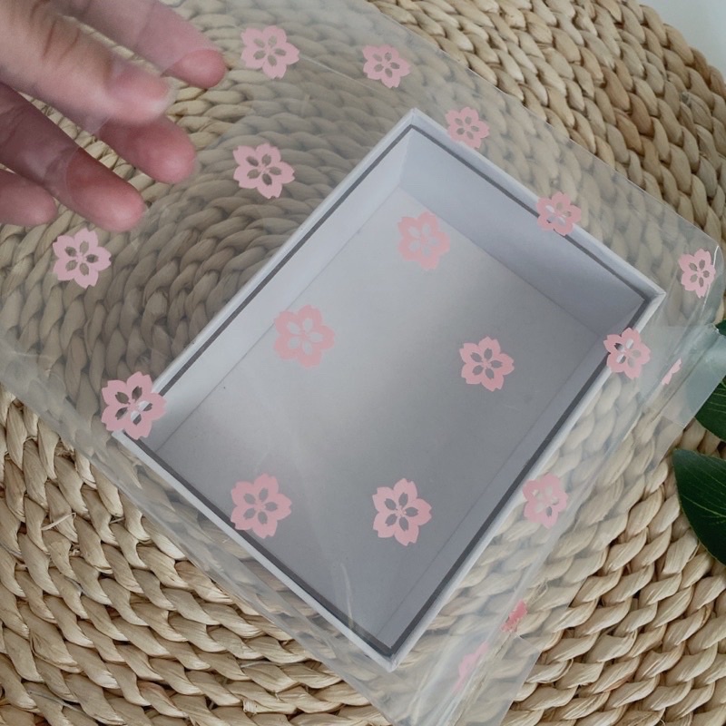 Túi trong hoa đào