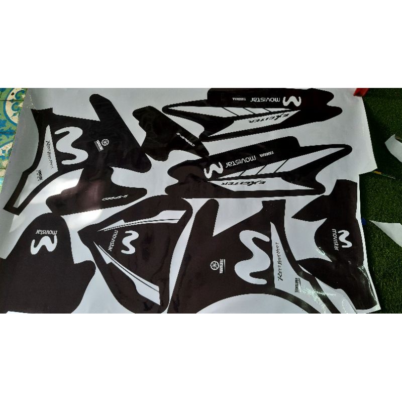 Tem trùm ex135/50cc mẫu Movista đen trắng