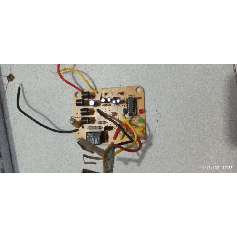 mạch sạc pin ắcquy 12v Nhật bãi tự ngắt