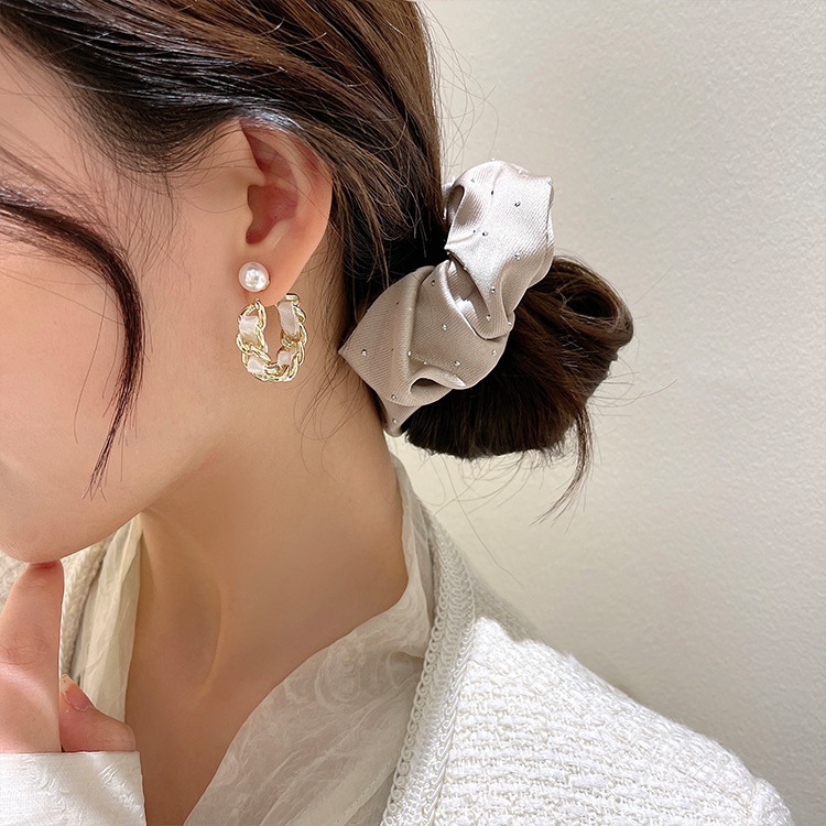 Khuyên Tai Đính Hạt Ngọc Trai Nhỏ Màu Vàng Đồng Phong Cách Hàn Quốc Đơn Giản Mới Cho Nữ