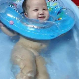 Phao cổ cho bé