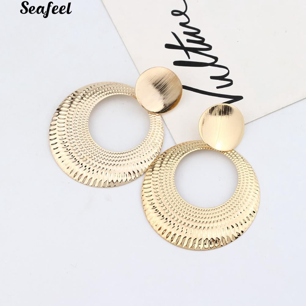 Khuyên tai dáng tròn lớn kiểu dáng sang trọng thời trang