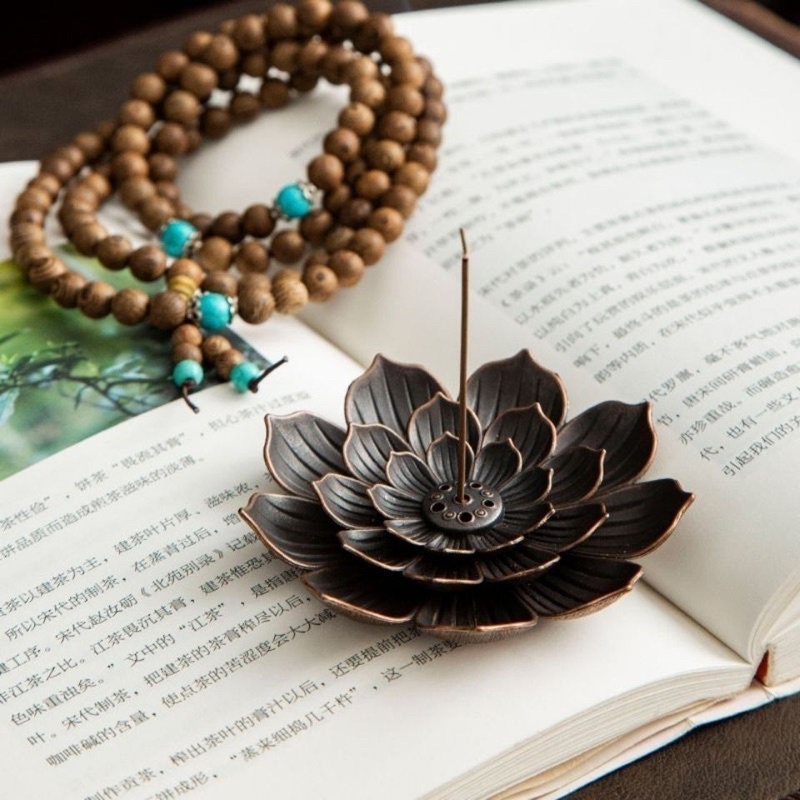 Đế cắm nhang , thắp hương hoa sen 3 lớp bằng đồng