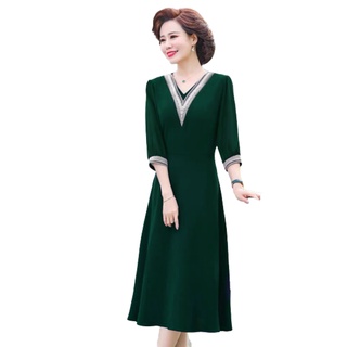 Đầm trung niên dự tiệc dáng thanh lịch sang trọng không họa tiết , cổ chữ V tay lỡ form dáng dài đến bắp chân