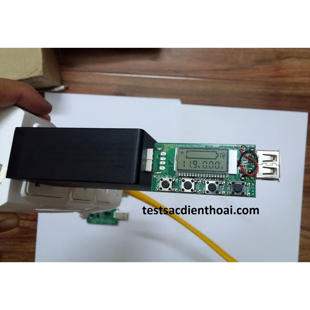 Thiết bị test Quick Charge 2.0/3.0 màn hình LCD