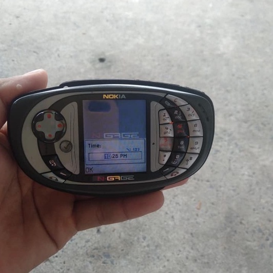 ĐIỆN THOẠI NOKIA N-GAGE HUYỀN THOẠI