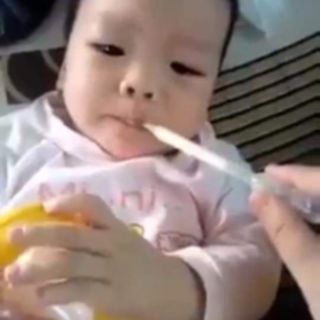 Ống Hút Sữa (hoặc Uống Thuốc ... )