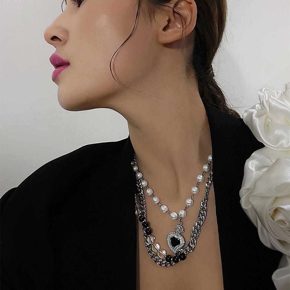 Vòng Cổ Choker Mặt Trái Tim Màu Đen Phong Cách Cổ Điển Dành Cho Nữ