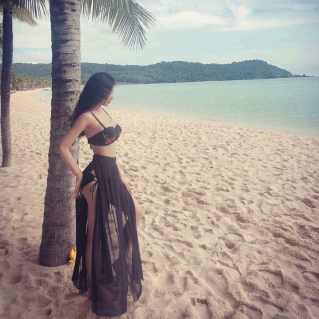 [BKN224] <HÀN> SET BIKINI 3 MÓN ĐEN THÊU HOA KÈM CHÂN VÁY DÀI KIỂU HÀN (CÓ GỌNG) | BigBuy360 - bigbuy360.vn