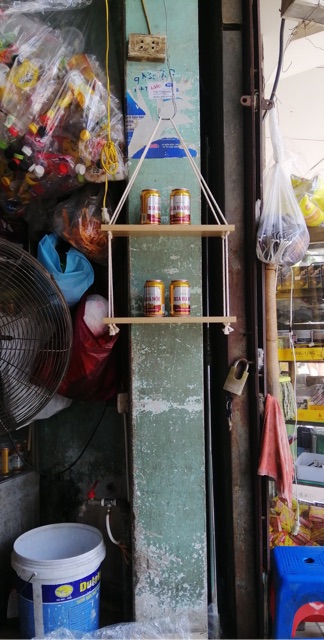 Kệ trang trí treo tường nhiều màu