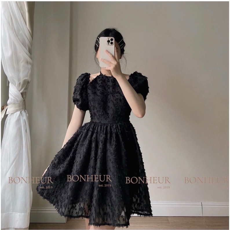 Váy yếm bông xù