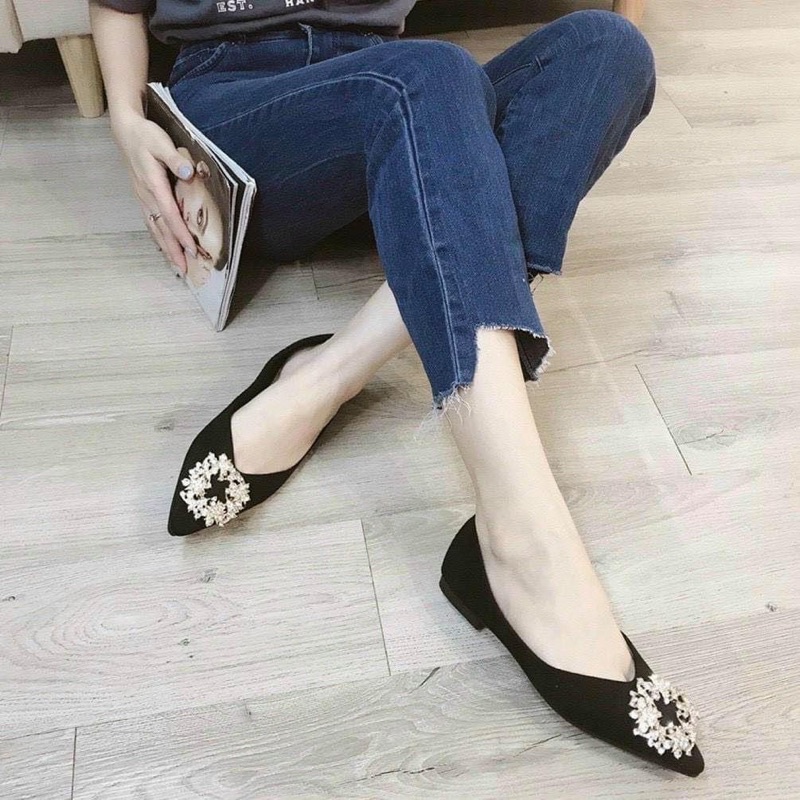 Bệt da lộn nơ đá trắng