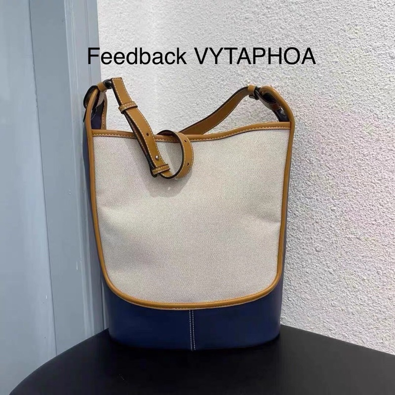 Túi tote đeo chéo vải canvas đáy da khoá từ phong cách retro